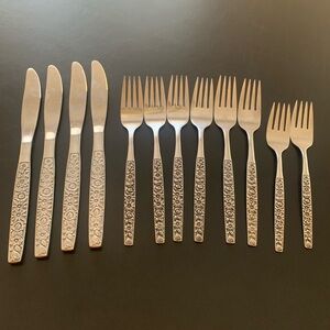 VTG Oneida MALIBU Stainless WMA Rogers Deluxe Dinner Flatware Lot: knives forks